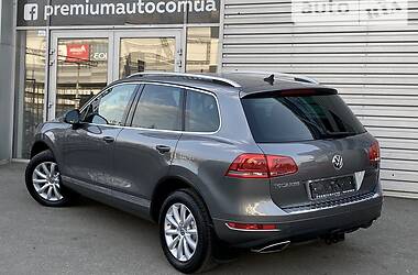 Внедорожник / Кроссовер Volkswagen Touareg 2012 в Киеве