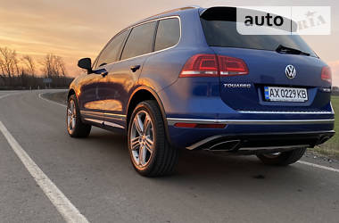 Позашляховик / Кросовер Volkswagen Touareg 2014 в Харкові