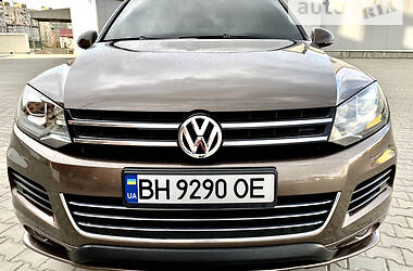 Позашляховик / Кросовер Volkswagen Touareg 2010 в Одесі