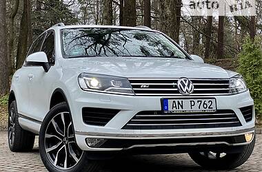 Позашляховик / Кросовер Volkswagen Touareg 2016 в Дрогобичі