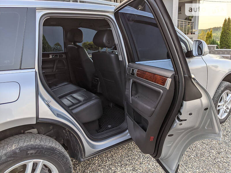 Позашляховик / Кросовер Volkswagen Touareg 2008 в Косові