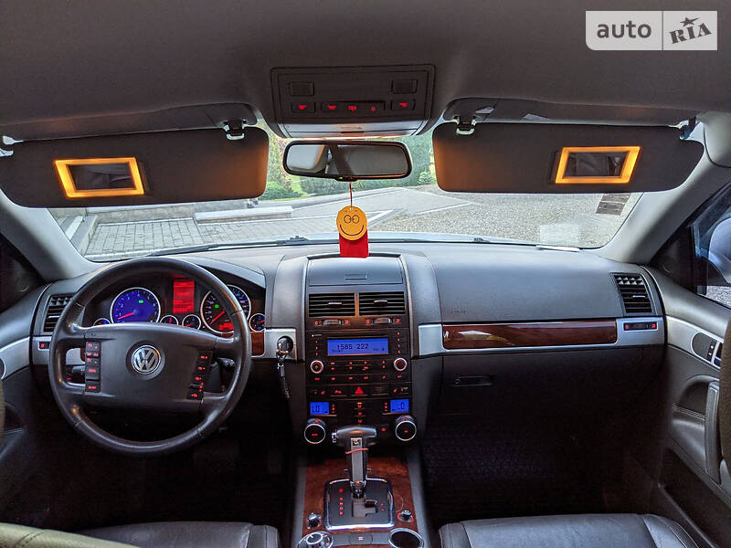 Позашляховик / Кросовер Volkswagen Touareg 2008 в Косові