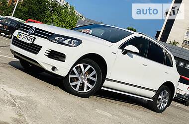 Внедорожник / Кроссовер Volkswagen Touareg 2013 в Днепре