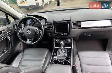 Внедорожник / Кроссовер Volkswagen Touareg 2011 в Вознесенске