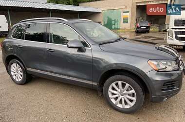 Внедорожник / Кроссовер Volkswagen Touareg 2011 в Вознесенске