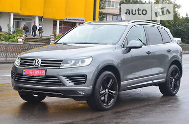 Внедорожник / Кроссовер Volkswagen Touareg 2017 в Ровно