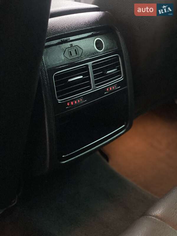 Внедорожник / Кроссовер Volkswagen Touareg 2014 в Ровно