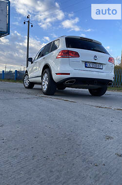 Позашляховик / Кросовер Volkswagen Touareg 2010 в Чернівцях