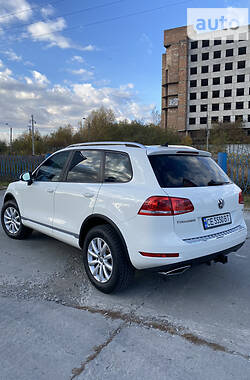 Позашляховик / Кросовер Volkswagen Touareg 2010 в Чернівцях