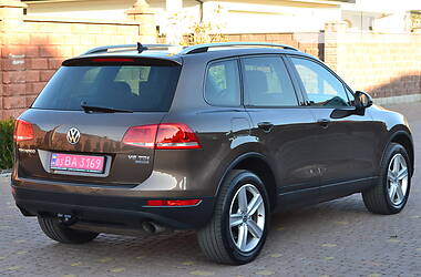 Внедорожник / Кроссовер Volkswagen Touareg 2012 в Ровно