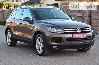 Внедорожник / Кроссовер Volkswagen Touareg 2012 в Ровно