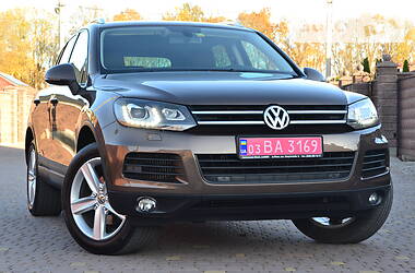 Внедорожник / Кроссовер Volkswagen Touareg 2012 в Ровно