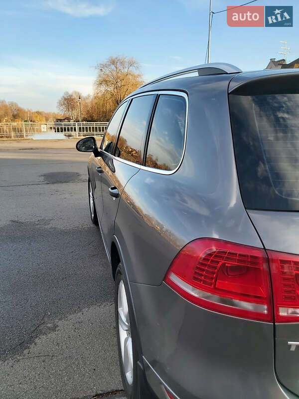 Внедорожник / Кроссовер Volkswagen Touareg 2013 в Киеве фото 13 Внедорожник / Кроссовер Volkswagen Touareg 2013 в Киеве