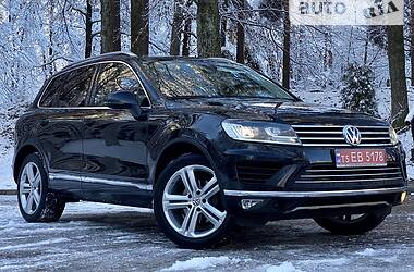 Внедорожник / Кроссовер Volkswagen Touareg 2015 в Дрогобыче