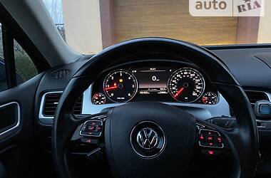 Позашляховик / Кросовер Volkswagen Touareg 2012 в Летичіві