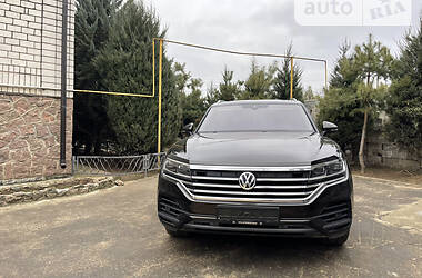 Позашляховик / Кросовер Volkswagen Touareg 2020 в Миколаєві