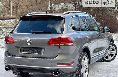 Внедорожник / Кроссовер Volkswagen Touareg 2013 в Ровно