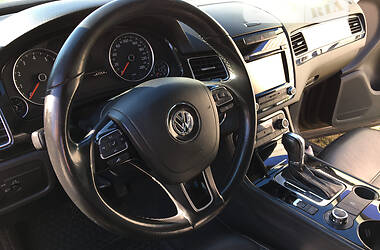 Внедорожник / Кроссовер Volkswagen Touareg 2012 в Чернигове