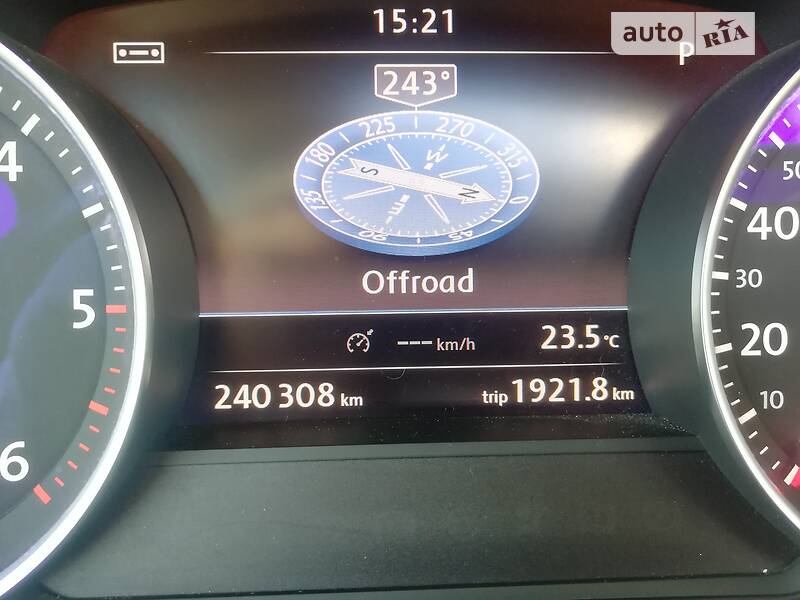 Внедорожник / Кроссовер Volkswagen Touareg 2011 в Львове