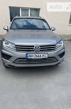 Внедорожник / Кроссовер Volkswagen Touareg 2016 в Киеве