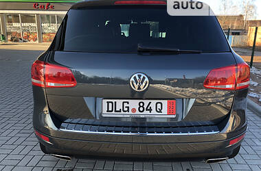 Позашляховик / Кросовер Volkswagen Touareg 2013 в Житомирі