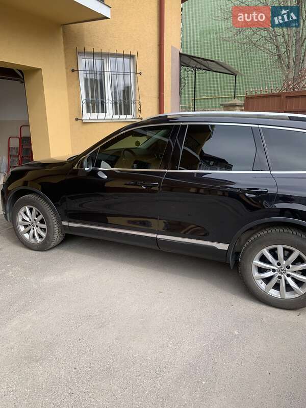 Внедорожник / Кроссовер Volkswagen Touareg 2014 в Тернополе
