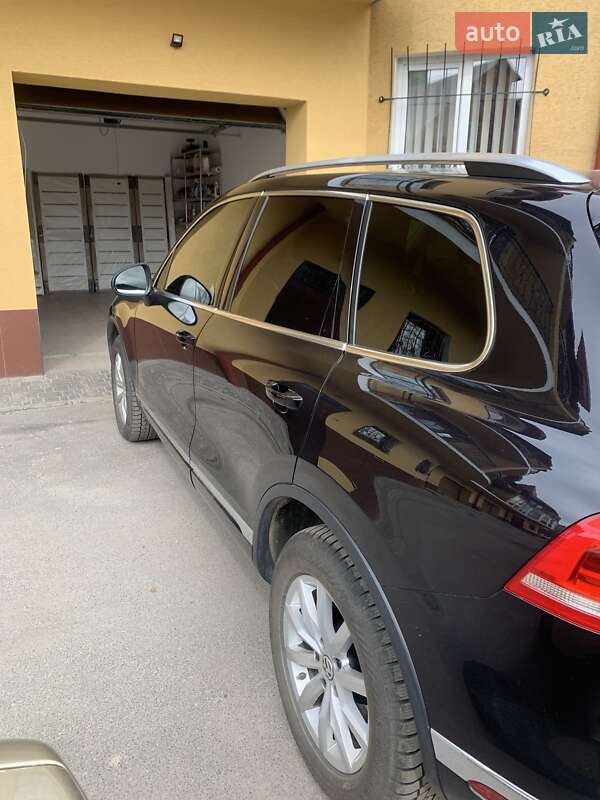 Внедорожник / Кроссовер Volkswagen Touareg 2014 в Тернополе