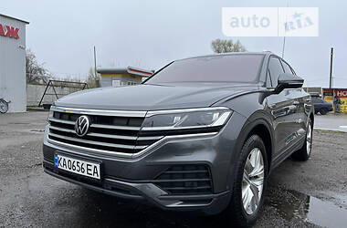 Внедорожник / Кроссовер Volkswagen Touareg 2021 в Киеве