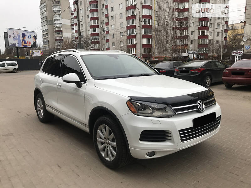 Внедорожник / Кроссовер Volkswagen Touareg 2011 в Хмельницком