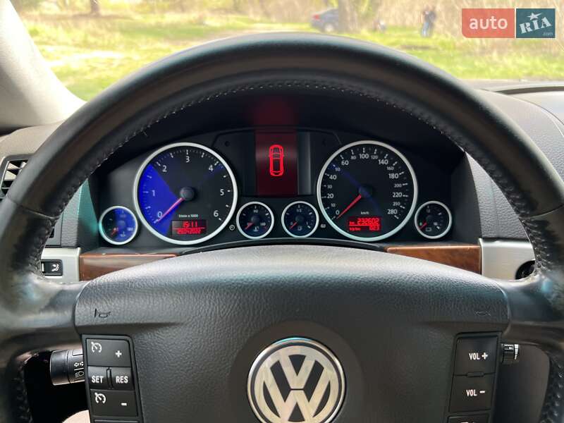 Внедорожник / Кроссовер Volkswagen Touareg 2007 в Киеве