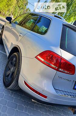 Внедорожник / Кроссовер Volkswagen Touareg 2011 в Запорожье