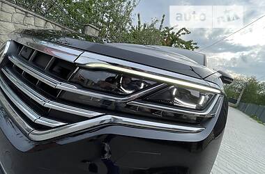 Внедорожник / Кроссовер Volkswagen Touareg 2018 в Тернополе