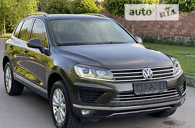 Внедорожник / Кроссовер Volkswagen Touareg 2016 в Ровно