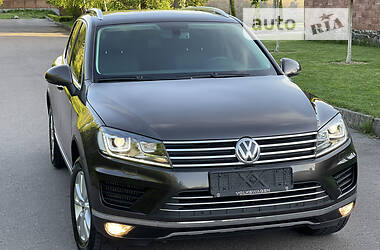 Внедорожник / Кроссовер Volkswagen Touareg 2016 в Ровно