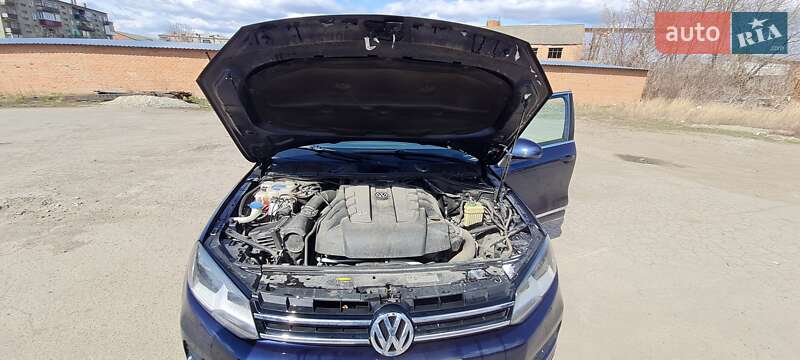 Внедорожник / Кроссовер Volkswagen Touareg 2012 в Киеве фото 6 Внедорожник / Кроссовер Volkswagen Touareg 2012 в Киеве