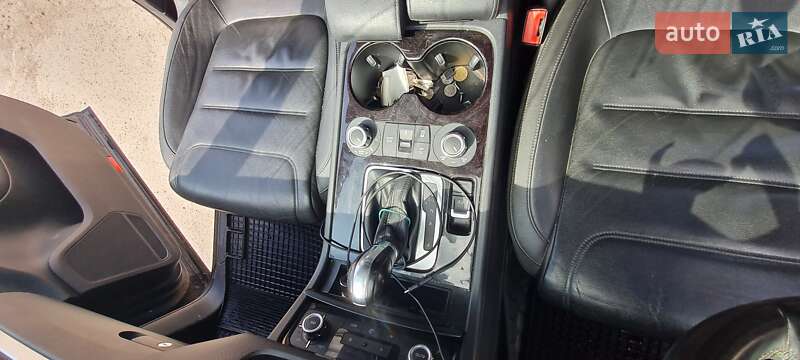 Внедорожник / Кроссовер Volkswagen Touareg 2012 в Киеве фото 13 Внедорожник / Кроссовер Volkswagen Touareg 2012 в Киеве