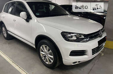 Внедорожник / Кроссовер Volkswagen Touareg 2013 в Виннице