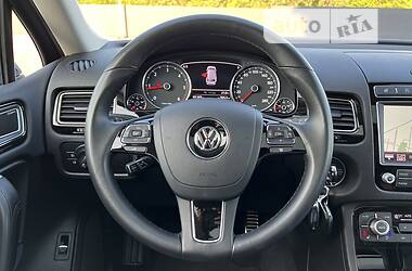 Позашляховик / Кросовер Volkswagen Touareg 2017 в Луцьку