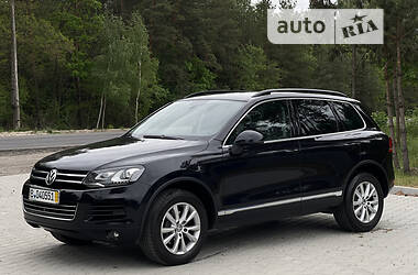 Внедорожник / Кроссовер Volkswagen Touareg 2012 в 