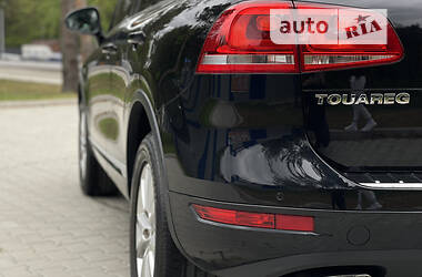 Внедорожник / Кроссовер Volkswagen Touareg 2012 в 