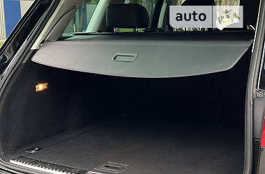 Внедорожник / Кроссовер Volkswagen Touareg 2012 в 