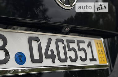 Внедорожник / Кроссовер Volkswagen Touareg 2012 в 