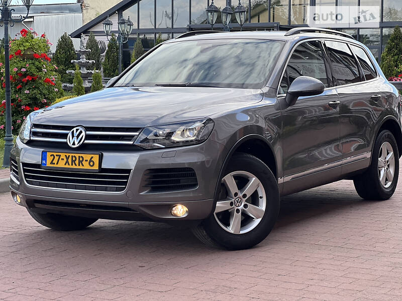 Внедорожник / Кроссовер Volkswagen Touareg 2014 в Стрые