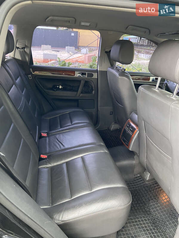Внедорожник / Кроссовер Volkswagen Touareg 2006 в Львове