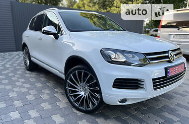 Внедорожник / Кроссовер Volkswagen Touareg 2012 в Черновцах