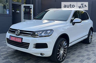 Внедорожник / Кроссовер Volkswagen Touareg 2012 в Черновцах