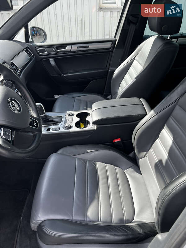 Позашляховик / Кросовер Volkswagen Touareg 2013 в Кропивницькому