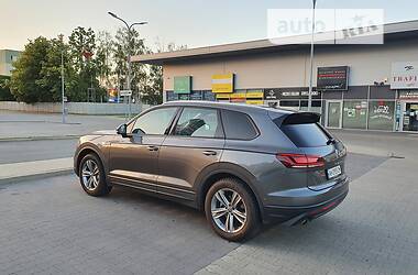 Внедорожник / Кроссовер Volkswagen Touareg 2021 в Киеве