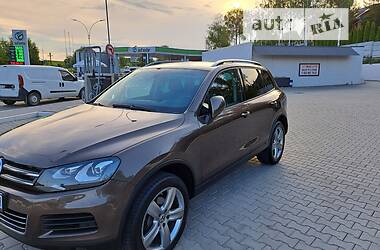 Внедорожник / Кроссовер Volkswagen Touareg 2011 в Черновцах