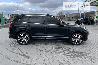 Внедорожник / Кроссовер Volkswagen Touareg 2012 в 
